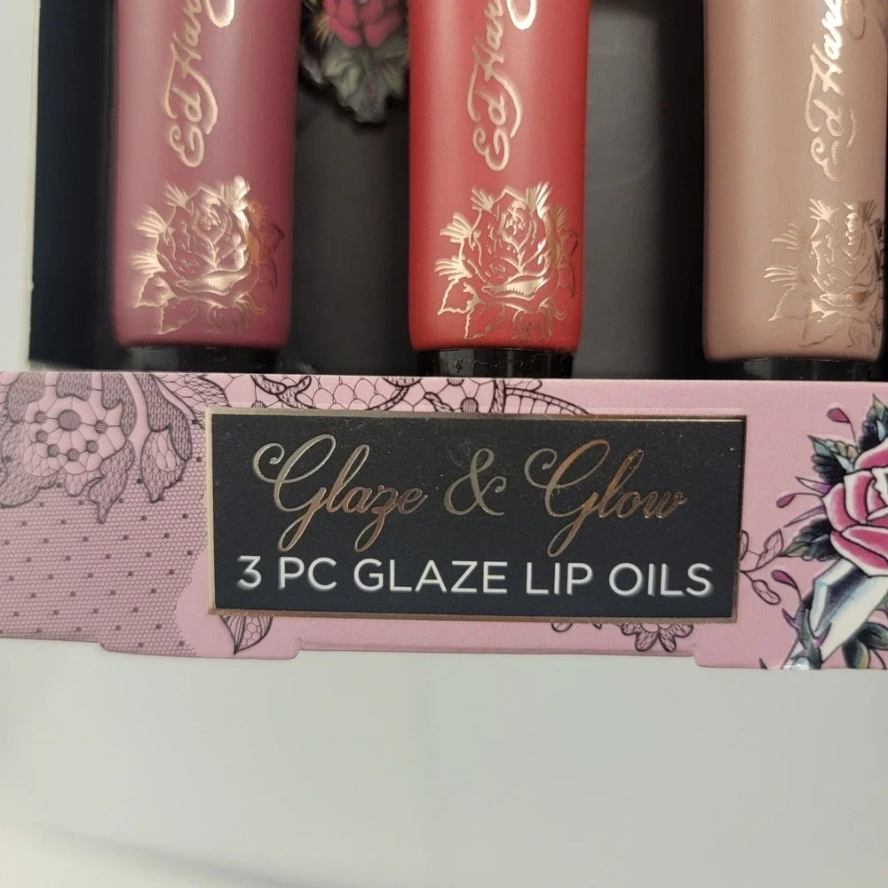 Ed Hardy Glaze & Glow 3 Pc Glaze‎ Lip Oils Set with Charms Sheer Color NIB